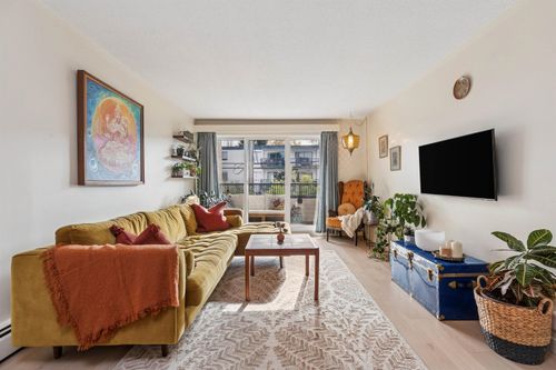 212-1420 E 8th Ave, Vancouver, BC, V5N1T4 | Card Image