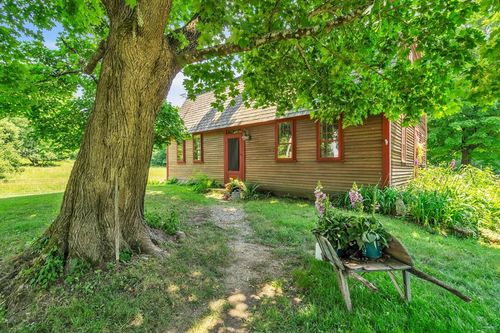 29 Athol Rd, Warwick, MA, 01378-9302 | Card Image