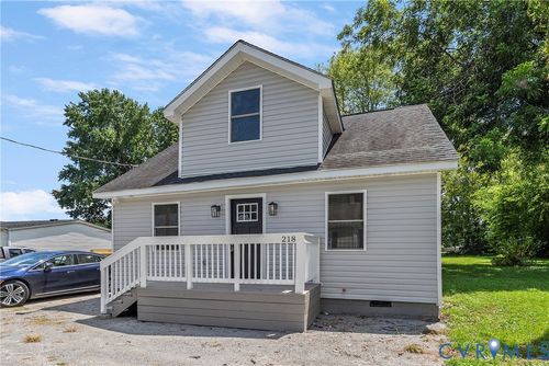 218 Moore St, Emporia, VA, 23847-1317 | Card Image