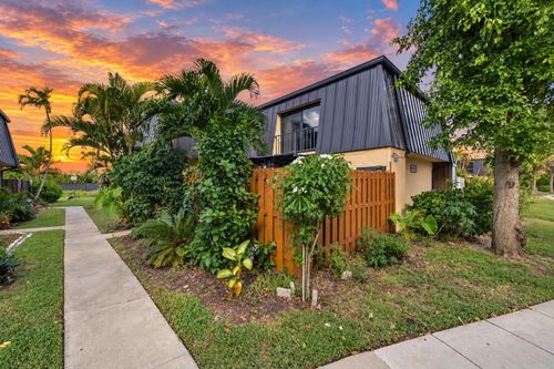 2483 Waterside Dr, Lake Worth, FL, 33461-2561 | Card Image