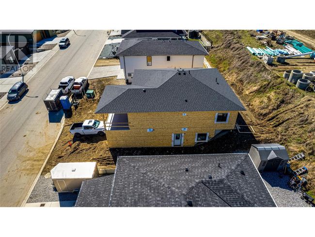 2736 Cedar Ridge St, House other with 6 bedrooms, 3 bathrooms and 4 parking in Lumby BC | Image 10