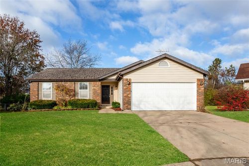 1075 Patience Dr, Florissant, MO, 63034-2059 | Card Image