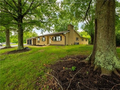 3367 Teays Valley Rd, Hurricane, WV, 25526-9310 | Card Image