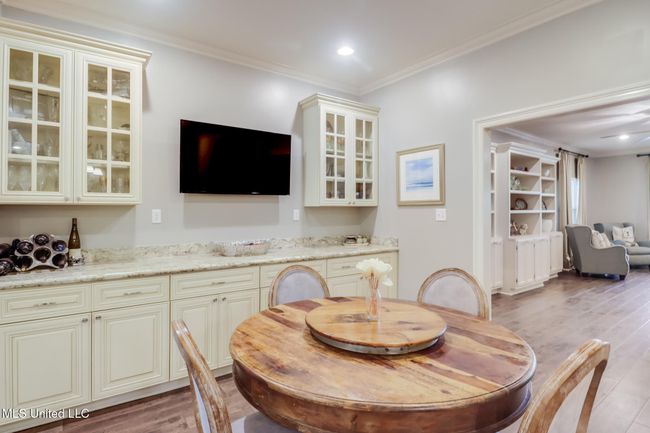 Kitchen/dining area | Image 13