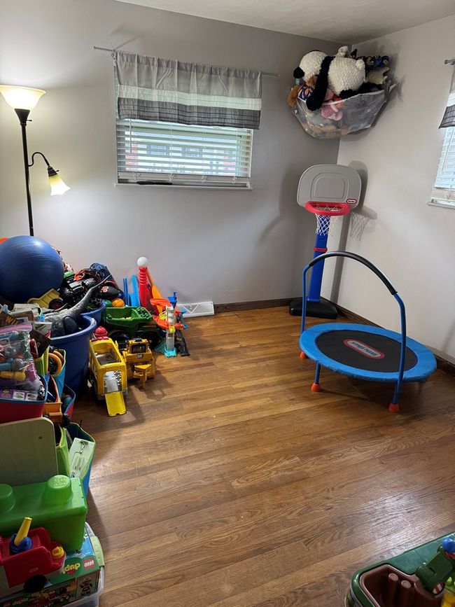 2415 Edgewood Dr, Home with 4 bedrooms, 2 bathrooms and 1 parking in Portsmouth OH | Image 8