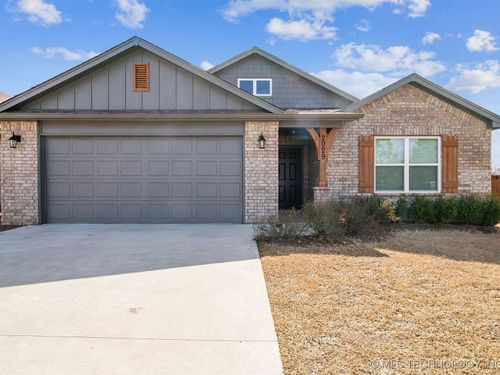 2029 W Huntsville Pl, Broken Arrow, OK, 74011-2906 | Card Image