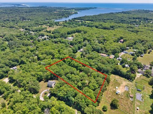 99 Pottersville Rd, Little Compton, RI, 02837-1934 | Card Image