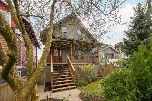 2834 E Georgia St, Vancouver, BC, V5K2K4 | Card Image