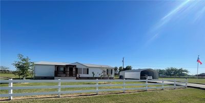 922 E Chad Street, House other with 4 bedrooms, 2 bathrooms and 2 parking in Whitney TX | Image 1