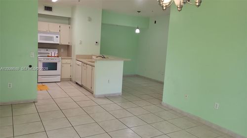 307-6-7300 Nw 114th Ave, Doral, FL, 33178-5585 | Card Image