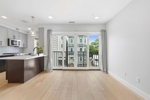 u202-287 Maverick St, Boston, MA, 02128-4978 | Card Image