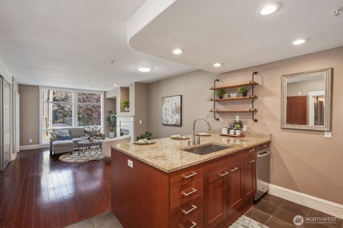 201-3221 Sw Avalon Way, Seattle, WA, 98126-4423 | Card Image