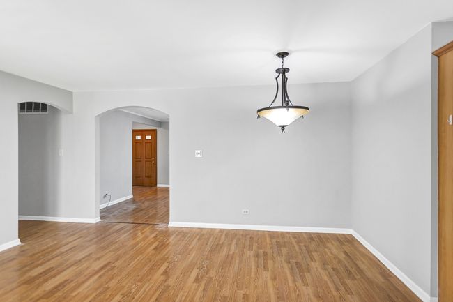 601 Sycamore Dr, House other with 3 bedrooms, 2 bathrooms and 2 parking in Elk Grove Village IL | Image 10