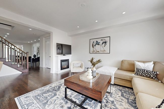 1558 Clitherow St, House other with 4 bedrooms, 3 bathrooms and 1 parking in Milton ON | Image 10