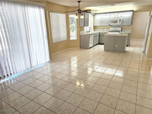 1423 Harmony Hill Dr, House other with 4 bedrooms, 3 bathrooms and null parking in Henderson NV | Image 8