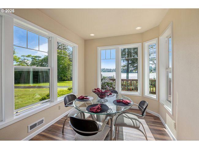 3271 Ne East Devils Lake Rd, House other with 4 bedrooms, 5 bathrooms and 5 parking in Otis OR | Image 5