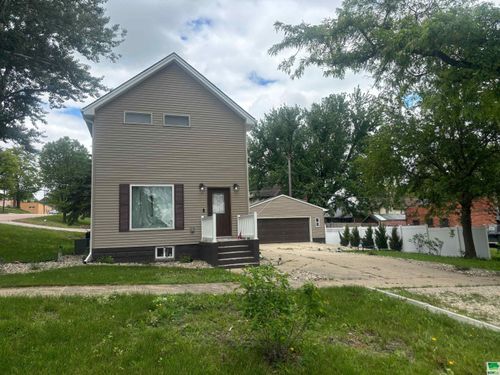 524 W Elm St, Cherokee, IA, 51012-1715 | Card Image