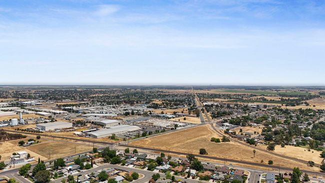 146 Brodiewest Ct, House other with 3 bedrooms, 2 bathrooms and null parking in Galt CA | Image 6