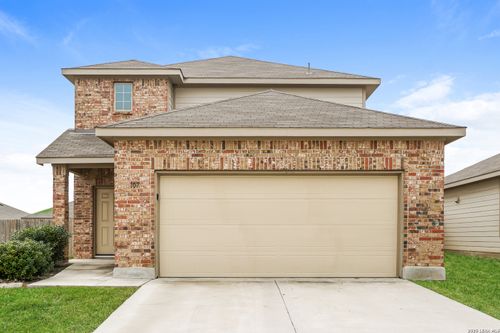 107 Laurel Grace Ln, New Braunfels, TX, 78130-7415 | Card Image