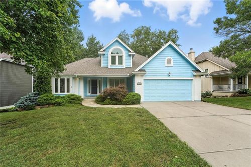 1724 Tudor Ln, Liberty, MO, 64068-3219 | Card Image
