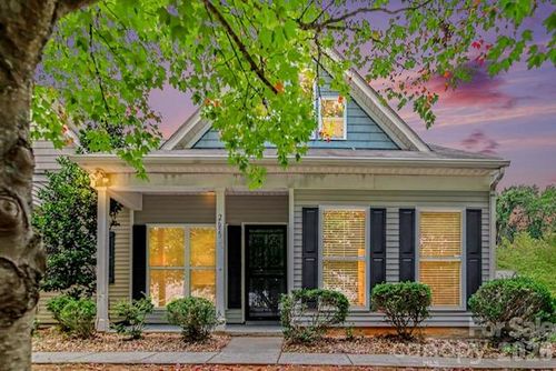 25-2655 Meadow Knoll Dr, Charlotte, NC, 28269-4011 | Card Image