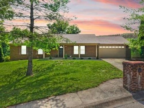 201 Pinecrest Ct, Berea, KY, 40403-9577 | Card Image