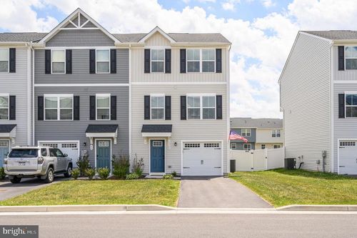 40 Shubunkin Rd, INWOOD, WV, 25428-5200 | Card Image
