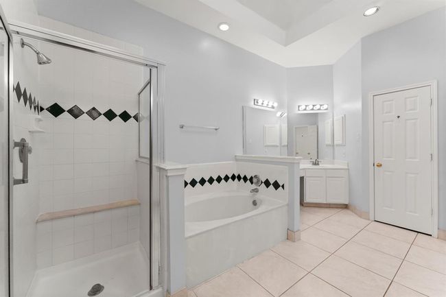 1030 Evandale Ln, House other with 4 bedrooms, 2 bathrooms and 2 parking in Sugar Land TX | Image 17