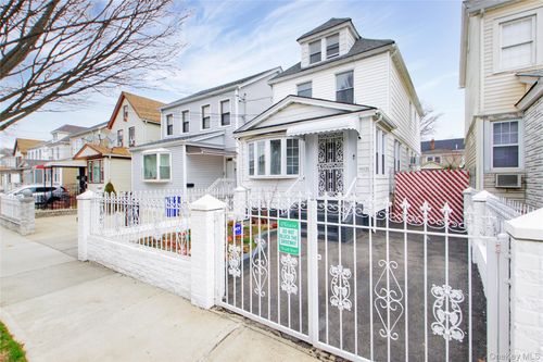 9031 204th St, Hollis, NY, 11423-2724 | Card Image