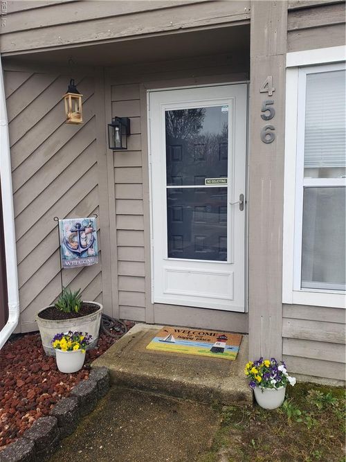 456 Falling Ln, Virginia Beach, VA, 23454-3972 | Card Image