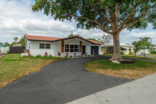 739 Se 11 Th Ave, House other with 3 bedrooms, 2 bathrooms and null parking in Deerfield Beach FL | Image 23