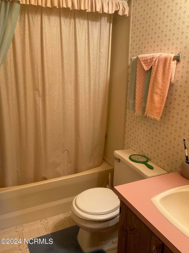 Bathroom 2 | Image 31