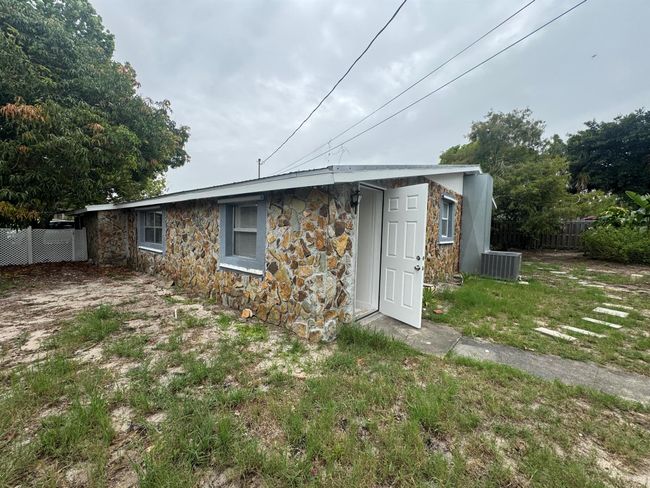 609 4 Th Pl Sw, House other with 2 bedrooms, 1 bathrooms and null parking in Vero Beach FL | Image 16