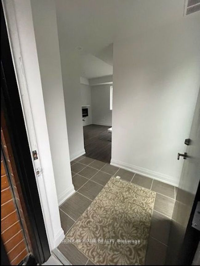 702 - 5309 Highway 7, Condo with 1 bedrooms, 1 bathrooms and 1 parking in Vaughan ON | Image 14