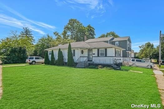 Amherst St, Hempstead, NY 11550