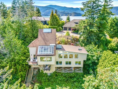 6236 Summit Ave, West Vancouver, BC, V7W1Y2 | Card Image