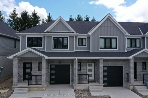 7-17 Nicholson St, Lucan, ON, N0M2J0 | Card Image