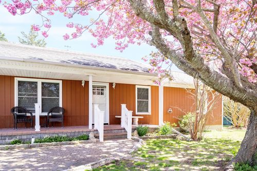 750 Tasker Ln, Greenport, NY, 11944-1933 | Card Image