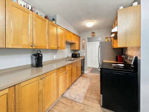 302-371 Ellesmere Ave, Burnaby, BC, V5B3T1 | Card Image