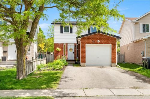 52 Walman Dr, Guelph, ON, N1G4G8 | Card Image