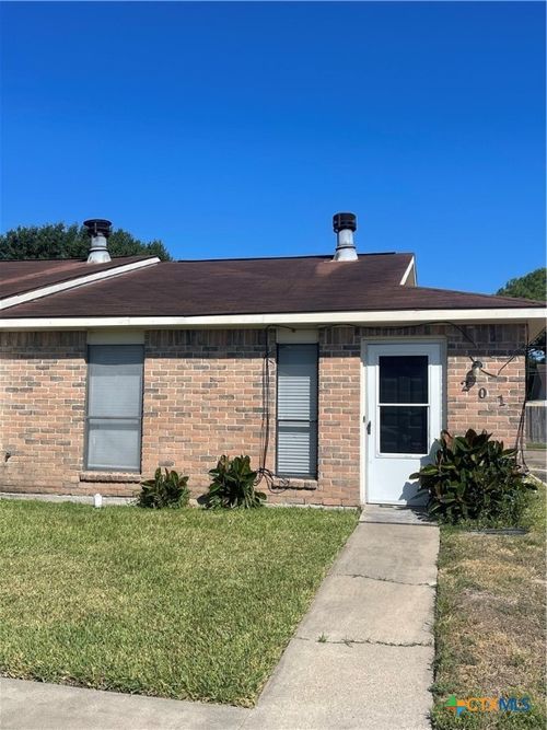 201 Versailles St, Victoria, TX, 77904-2255 | Card Image