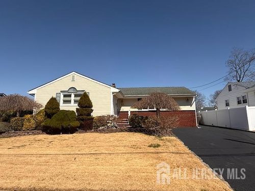 82 Madison Ave, Old Bridge, NJ, 08857-1342 | Card Image