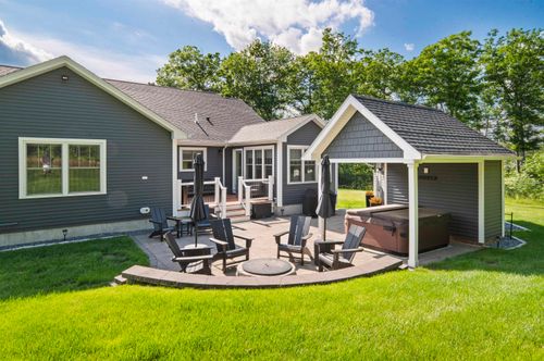 22 Kendall Ln, Raymond, NH, 03077-1750 | Card Image