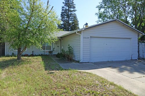 9325 Henley Way, Sacramento, CA, 95826-5517 | Card Image