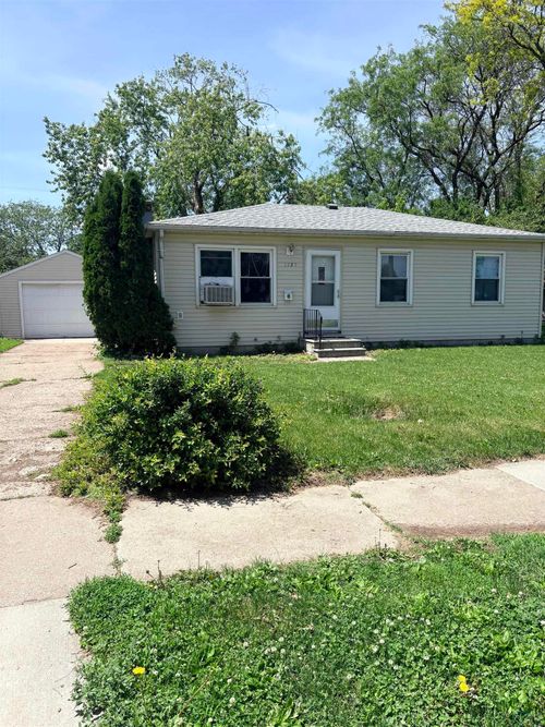 1220 Seneca St, Storm Lake, IA, 50588 | Card Image