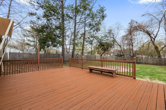 934 Matianuck Ave, House other with 3 bedrooms, 1 bathrooms and 4 parking in Windsor CT | Image 18