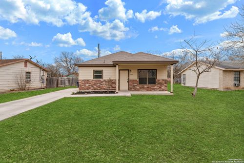 1534 Lahn Rd, New Braunfels, TX, 78130-3218 | Card Image