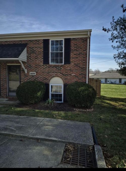 1400 Hartland Woods Way, Lexington, KY, 40515-2022 | Card Image