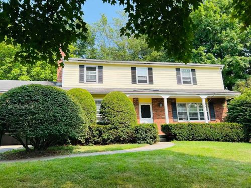 303 Pinehurst Dr, Shelburne, VT, 05482-6883 | Card Image