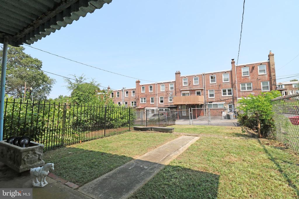 Residential in CLIFTON HEIGHTS 5